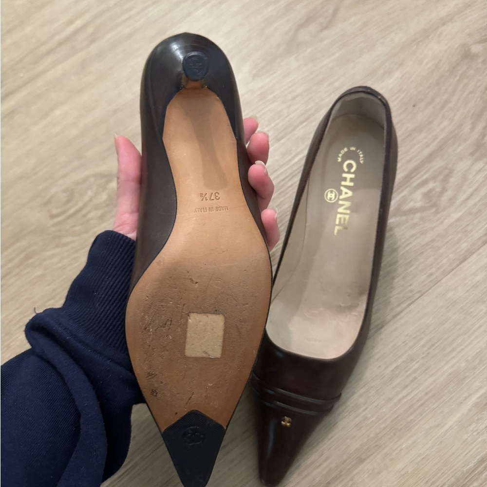 Vintage Chanel Pointed Heels - Picture 2 of 7